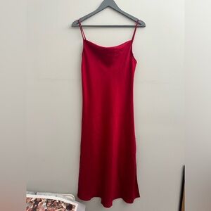 Elegant Vintage Red Slip Dress – Timeless Luxury